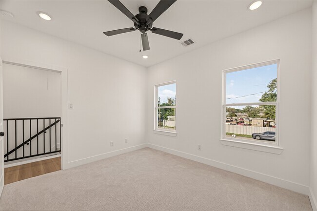 Building Photo - 2710 Bostic St