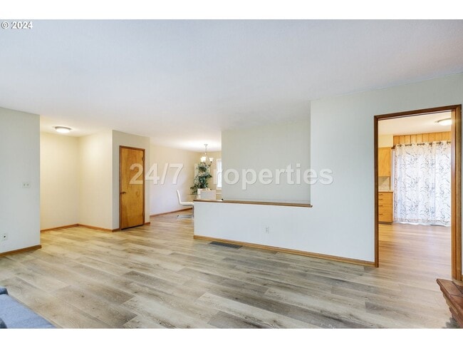 Building Photo - *1/2 OFF FIRST MONTHS RENT* Spacious 4BD I...