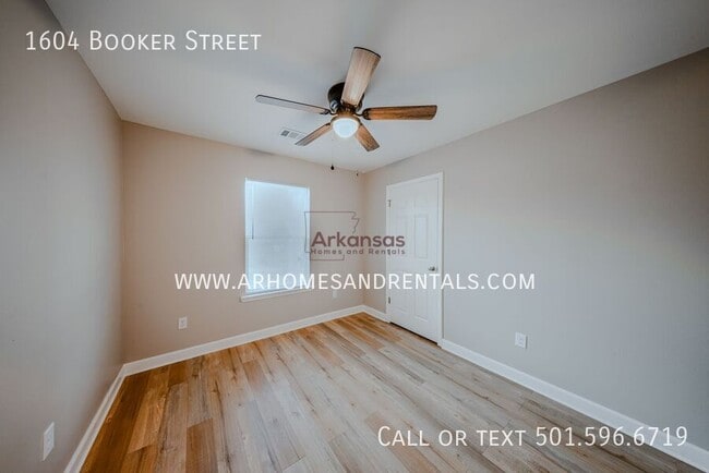 Building Photo - 1604 S Booker St