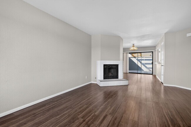 Building Photo - 841 America Way