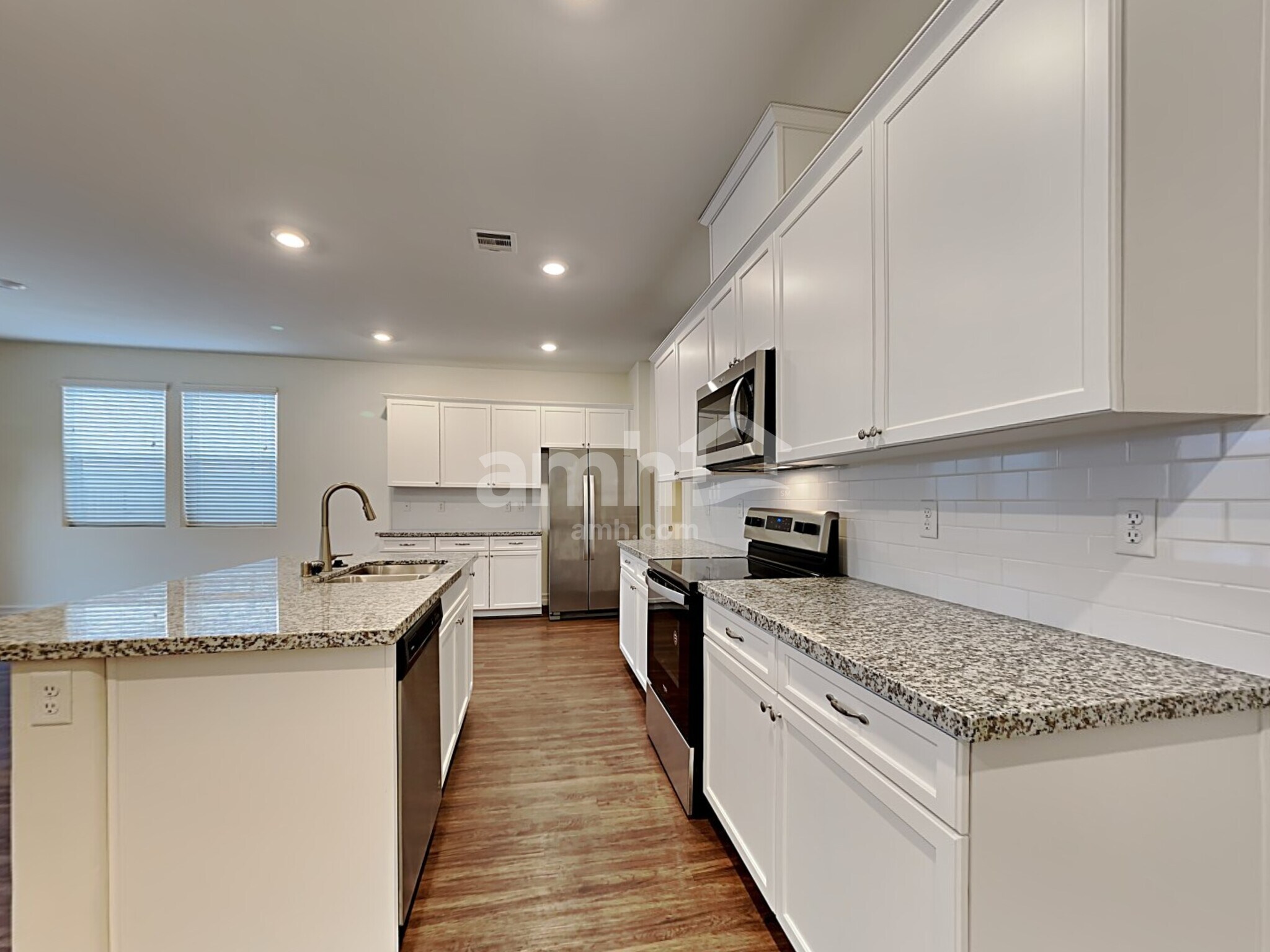 Building Photo - 5808 Petronius St