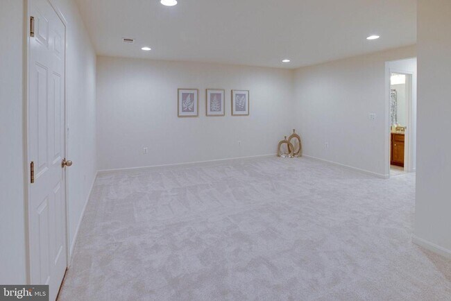 Building Photo - 25636 Pleasant Valley Rd