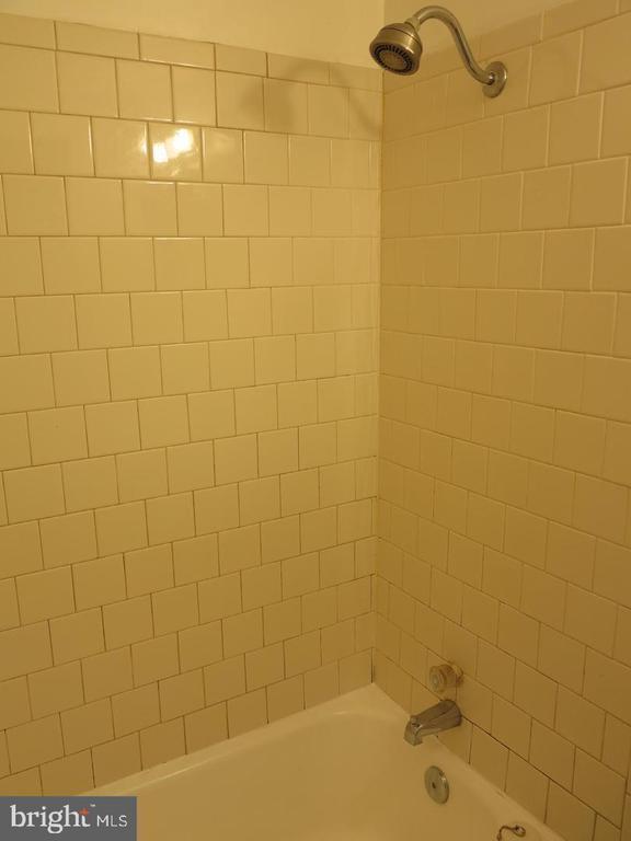 Building Photo - 6712 Breezy Dr