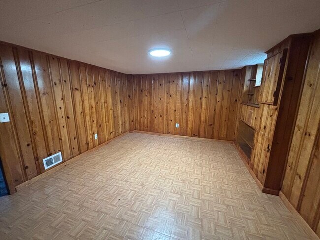 Building Photo - 3 bedrooms in 21239