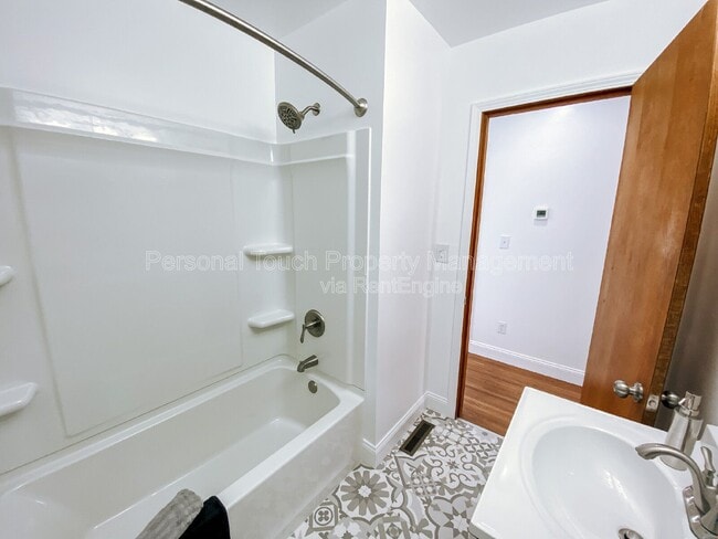 Building Photo - 1610 2nd St N