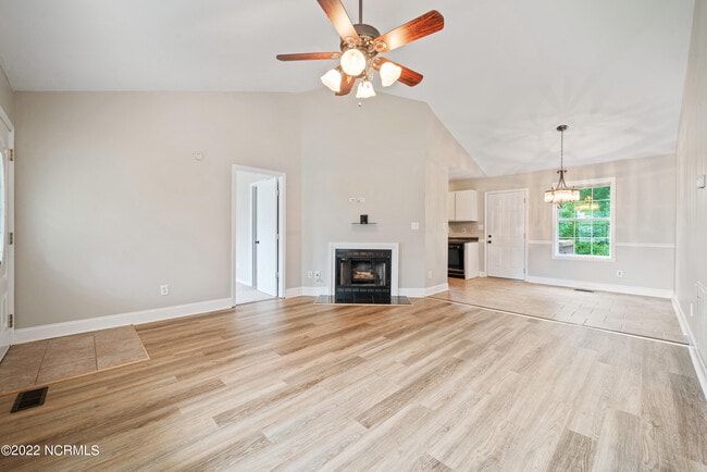 Building Photo - 130 Broadleaf Dr