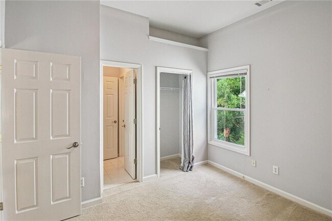 Building Photo - 2979 Rosebrook Dr