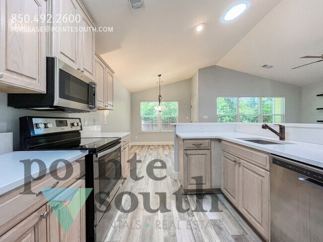 Building Photo - 5920 N Bay Point Dr