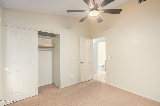 Building Photo - 12531 W Edgemont Ave