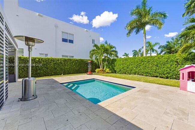 Building Photo - 10359 NW 67th Terrace