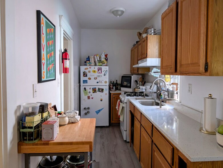 Building Photo - 16 Fuller St