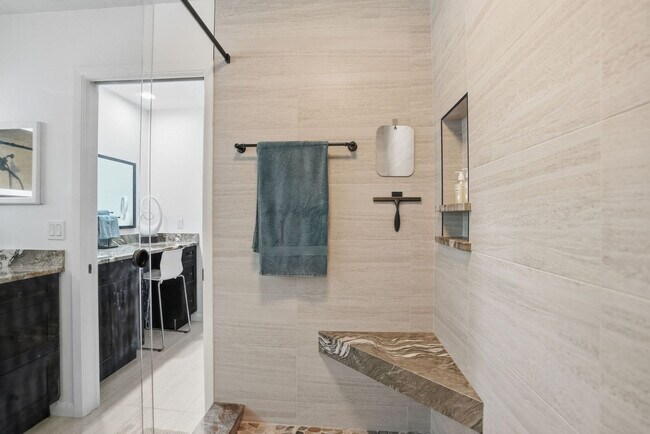 Building Photo - 13609 Heritage Way