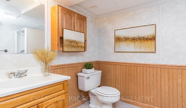 Building Photo - LARGE AND SPACIOUS, YET COZY AND QUAINT RANCH STYLE 4 BD, 3 BA HOUSE WITH DOUBLE ATTACHED GARAGE,...