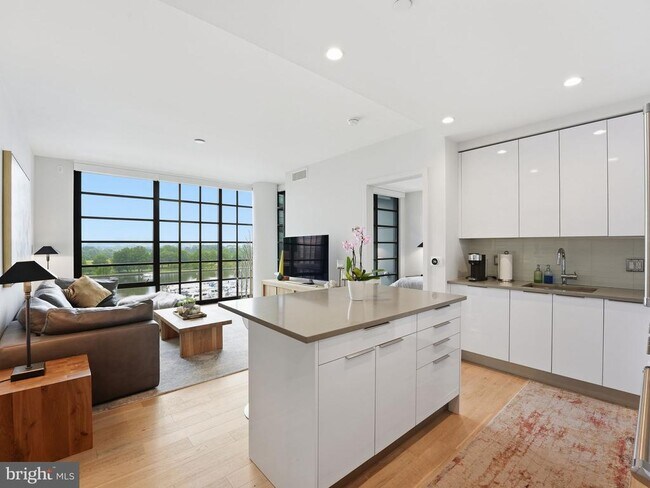 Building Photo - 45 Sutton Square SW