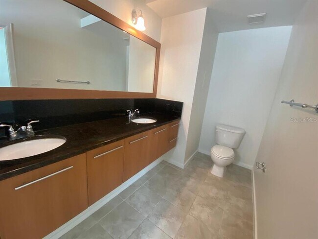 Building Photo - 350 S Osceola Ave