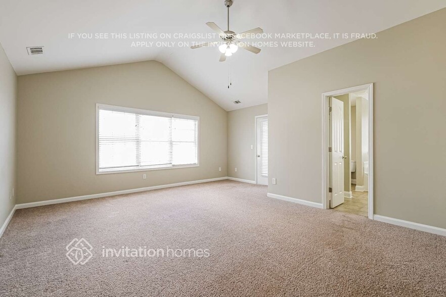 Building Photo - 2076 Barberry Dr