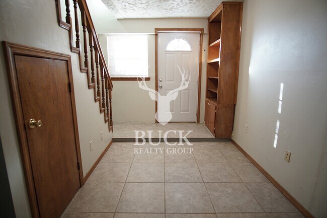 Building Photo - 9312 Mahler Pl