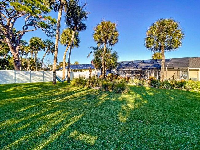 Building Photo - 762 S Beach St