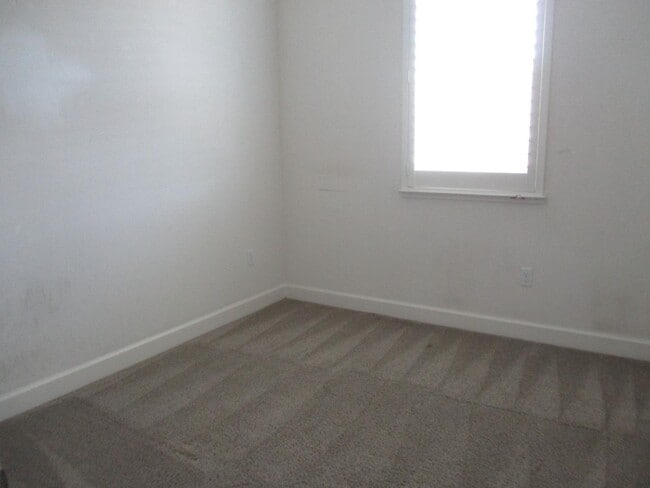 Building Photo - 381 Windsong Way