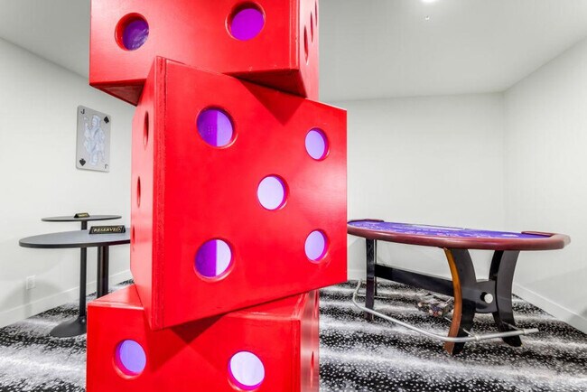 Building Photo - 156 Camellia St