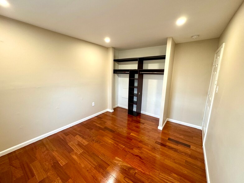 Building Photo - 540 Valleywood Rd