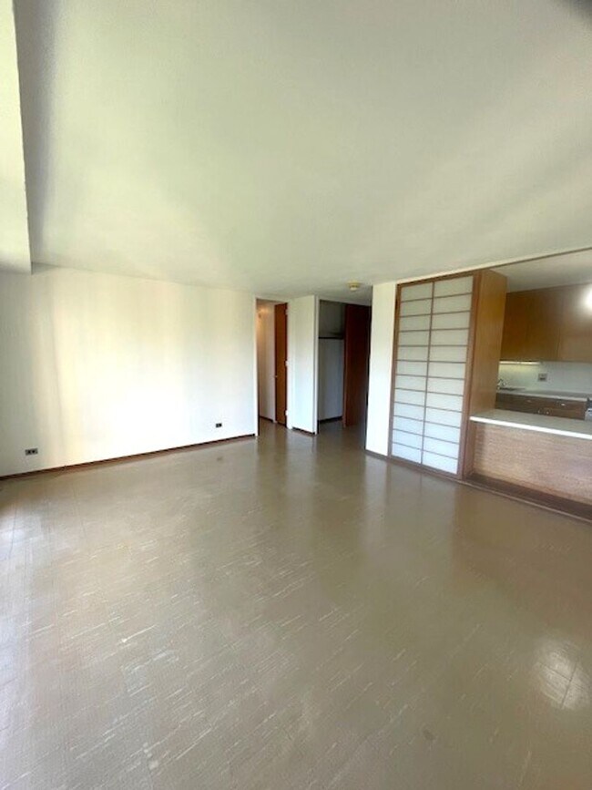Building Photo - QEG0840K