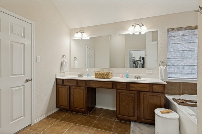 Building Photo - 8209 Grayson Way