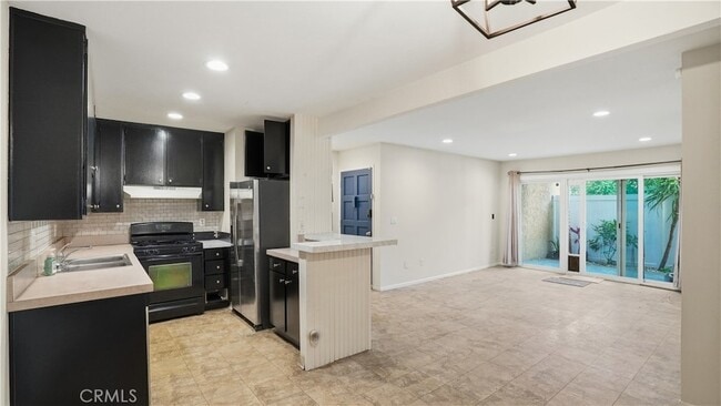 Building Photo - 1101 W MacArthur Blvd