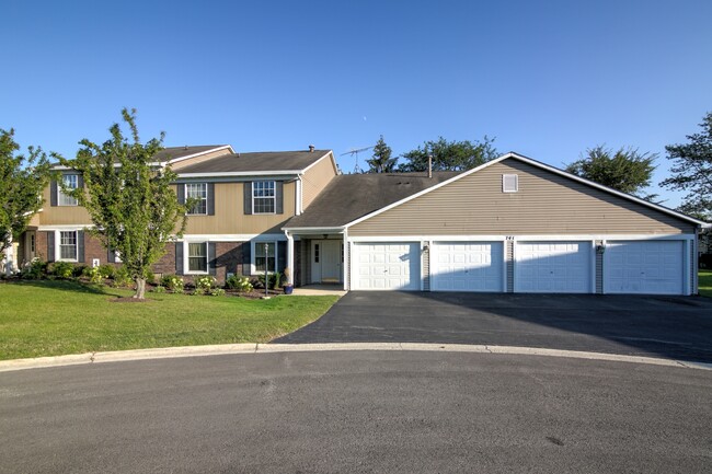 Building Photo - 741 Acorn Ct