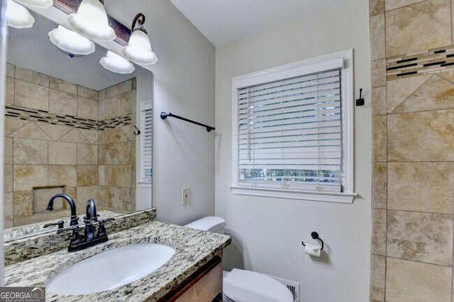 Building Photo - 478 Dorsey Cir SW