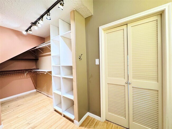 Building Photo - 3115 Ashford Bend Dr