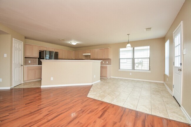 Building Photo - 15426 Lynford Crest Dr