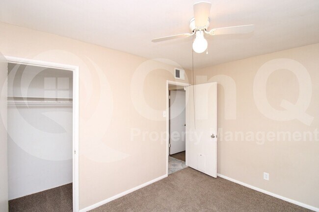 Building Photo - 2417 N 20th Dr