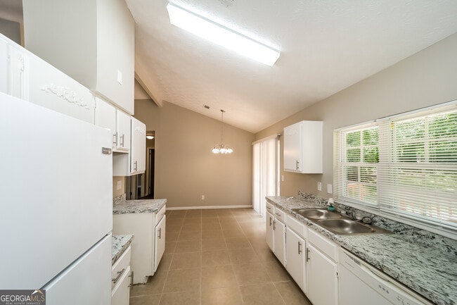 Building Photo - 6373 Valley Dale Dr