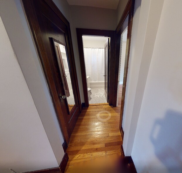 Building Photo - 116 College Ave