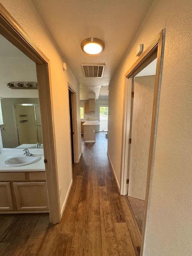 Building Photo - 3044 Sheraton Ct