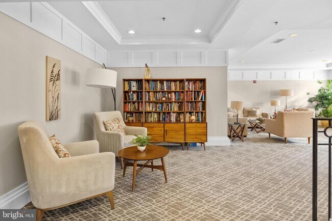 Building Photo - 4951 Brenman Park Dr