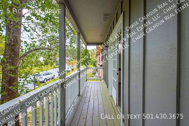 Building Photo - 5 Pickering Dr
