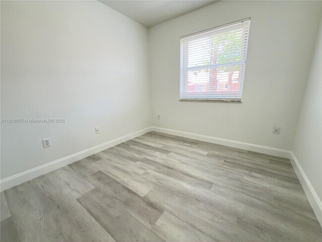 Building Photo - 11539 NW 60th Terrace