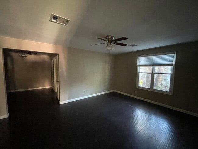 Building Photo - 206 Frawley St