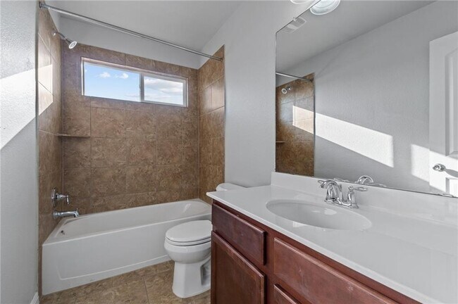 Building Photo - 170 Kingfisher Ln