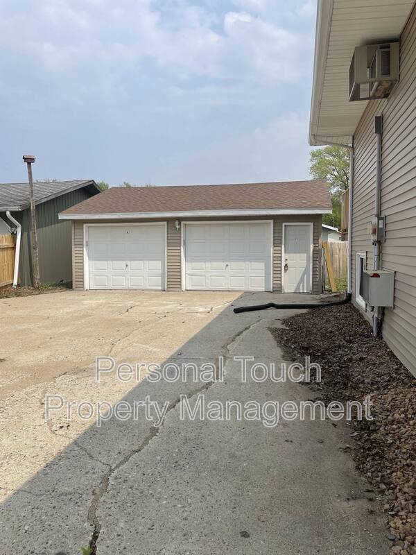 Building Photo - 725 30th St N