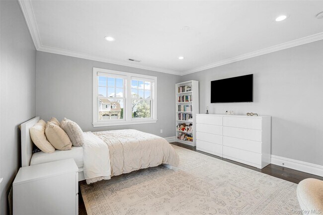 Building Photo - 16 Hilltop Dr