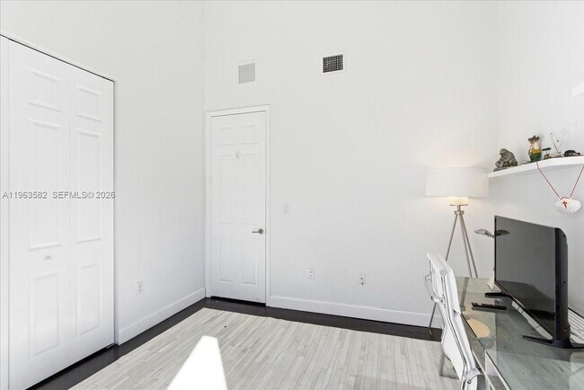 Building Photo - 7743 SW 99th St