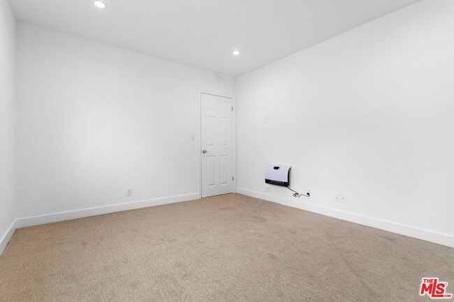 Building Photo - 2002 4th St