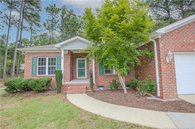 Building Photo - 110 Willow Creek Ln