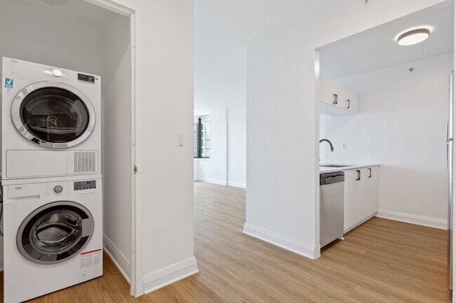 Interior Photo - 800 Sixth