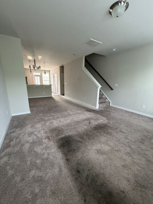 Building Photo - Beautiful Townhome in Charlotte