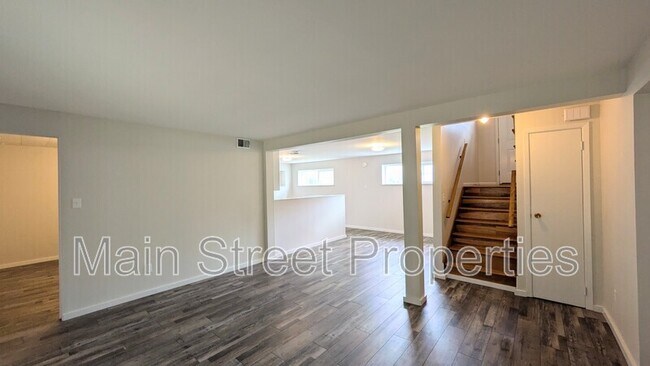 Building Photo - 2117 Pullman Cir