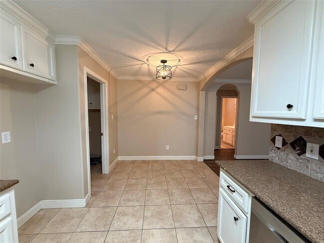 Building Photo - 18421 Sunrise Oaks Ct